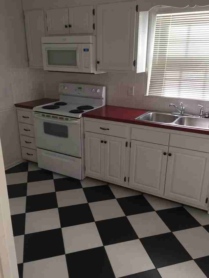 113 Saint Johns Ct - Photo 2 of 3