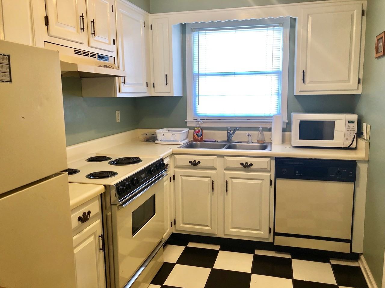 1108 Tiger Blvd #139 - Photo 7 of 28