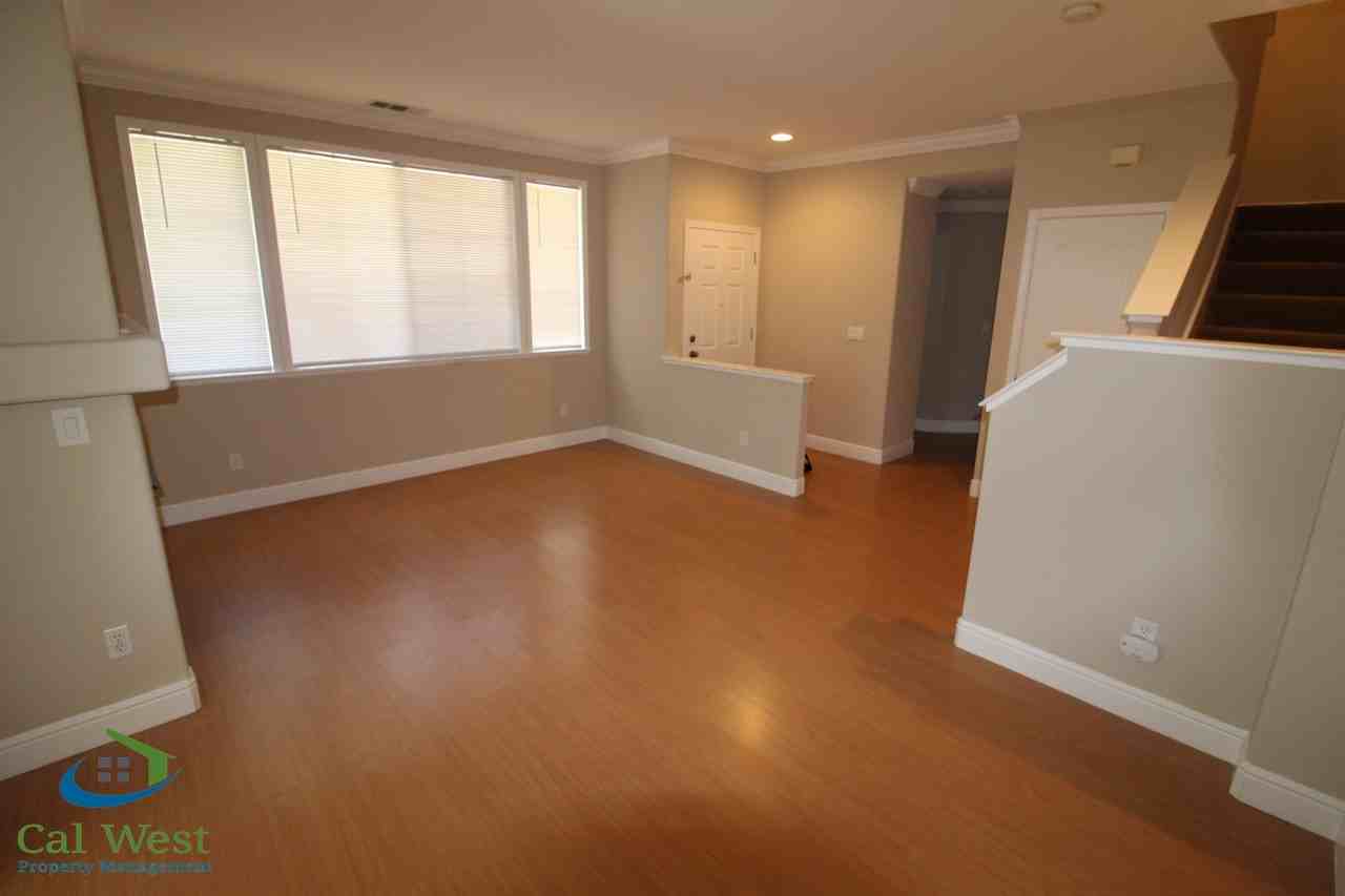 390 Oleander Dr - Photo 3 of 14