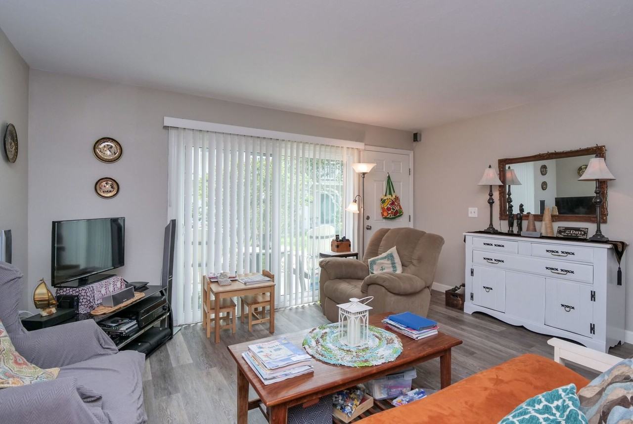 132 13th Ave S #9 - Photo 7 of 24