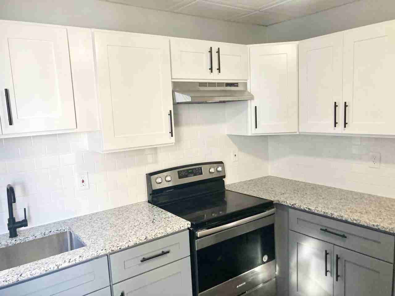 133 West Sharpnack Street - Photo 2 of 8