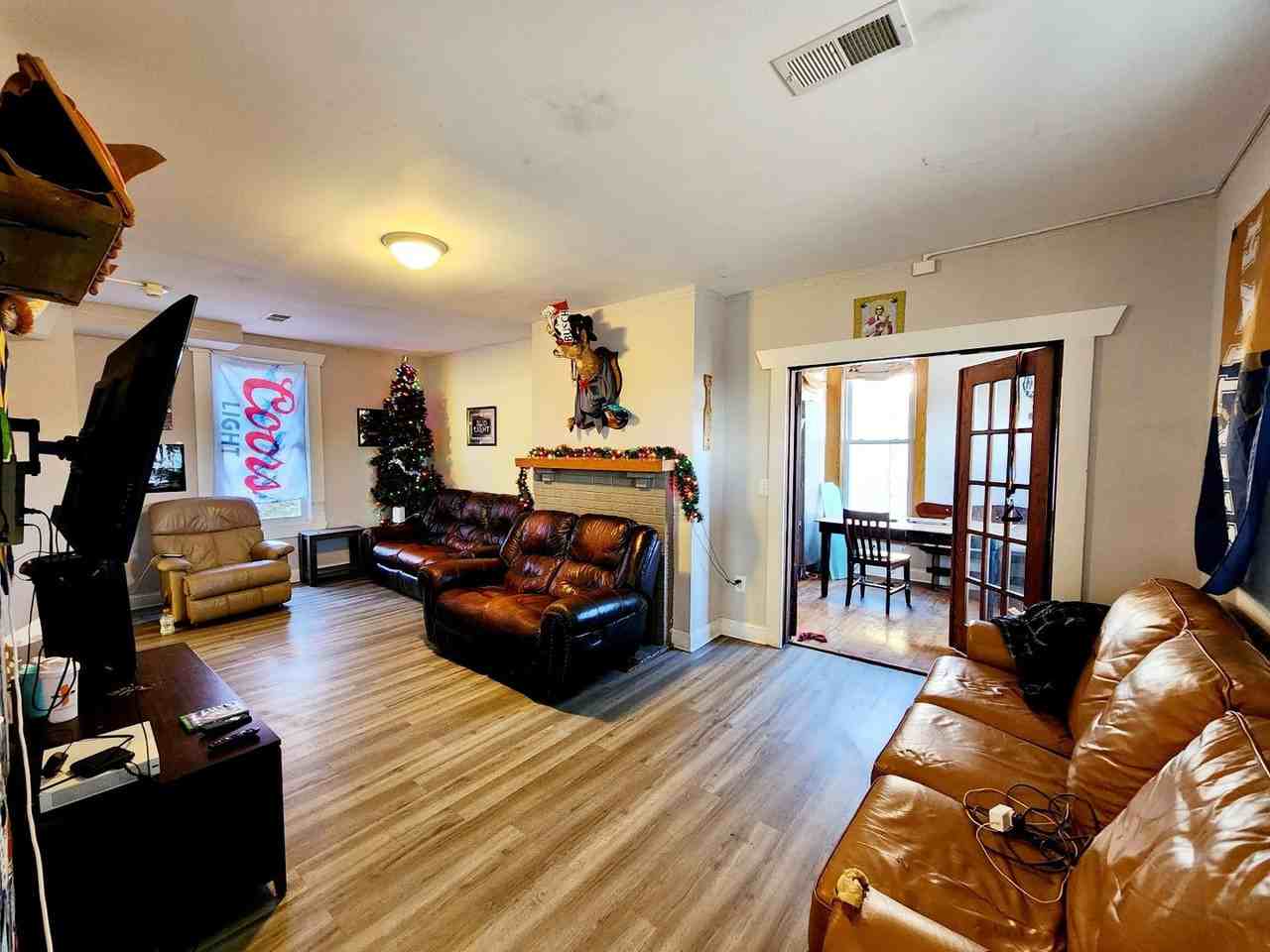 821 Price St - Photo 2 of 50