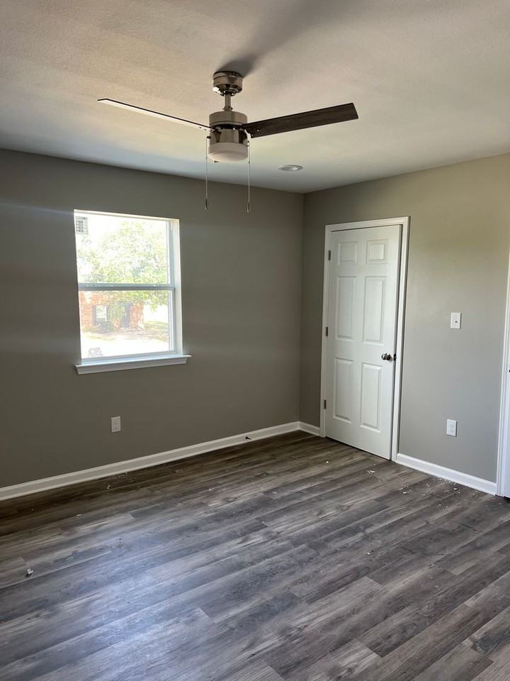 4441 Cessna Ct - Photo 3 of 8