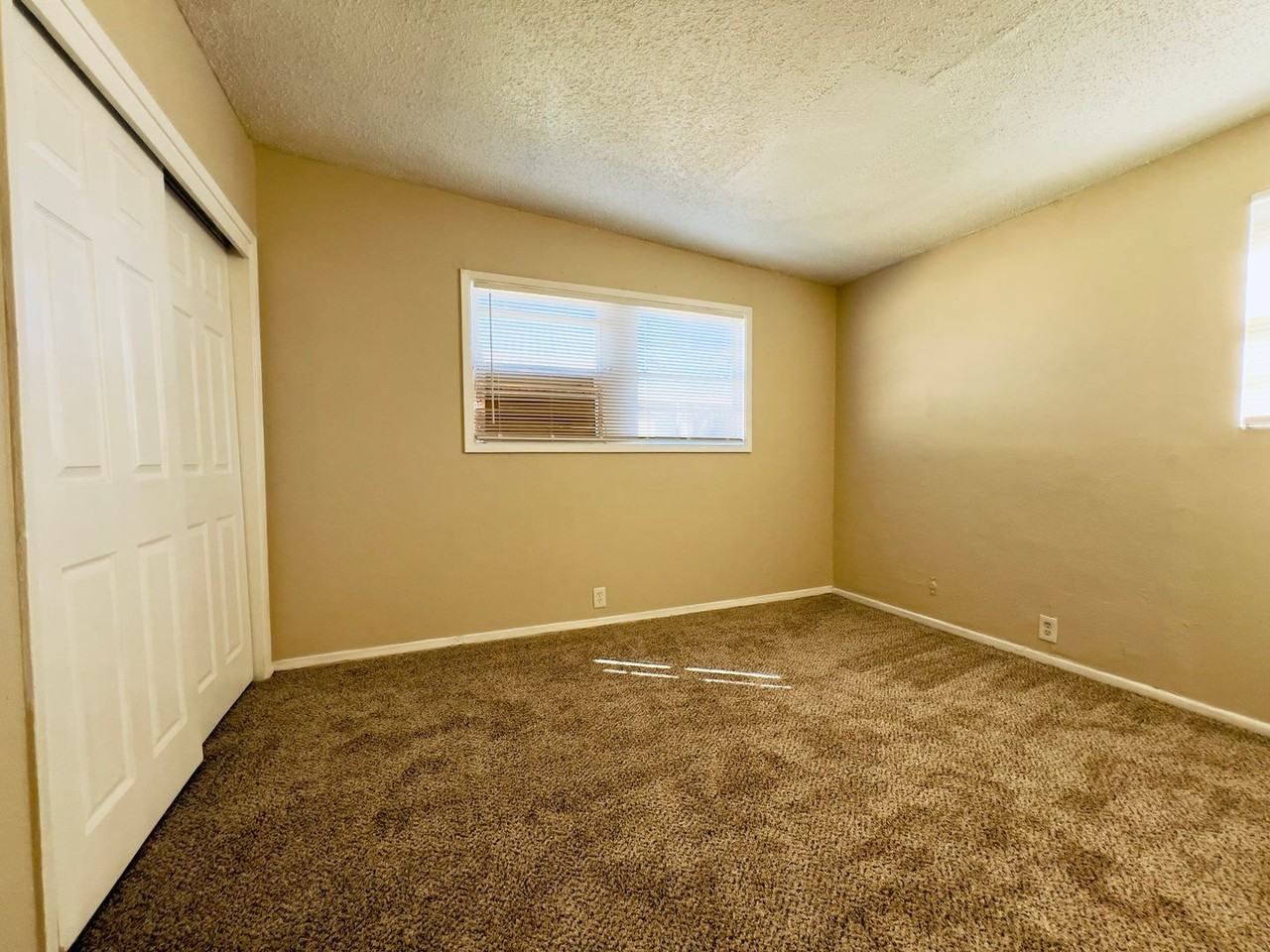 1912 E 1st St - Photo 7 of 15