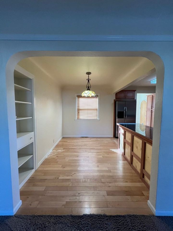 1860 Portland St - Photo 7 of 9