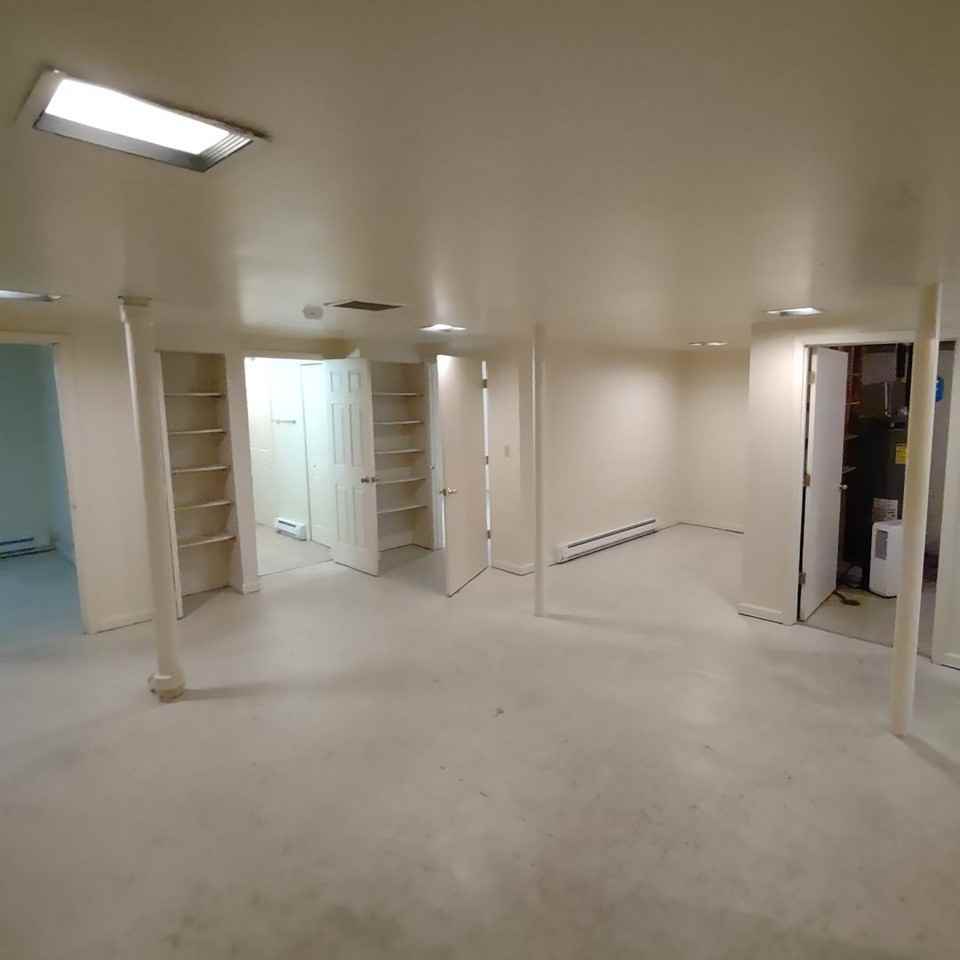 600 Broce Dr - Photo 3 of 13