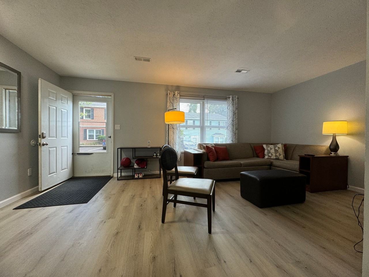 Individual Leases In Remodeled Clover Valley Townhome - Photo 4 of 22