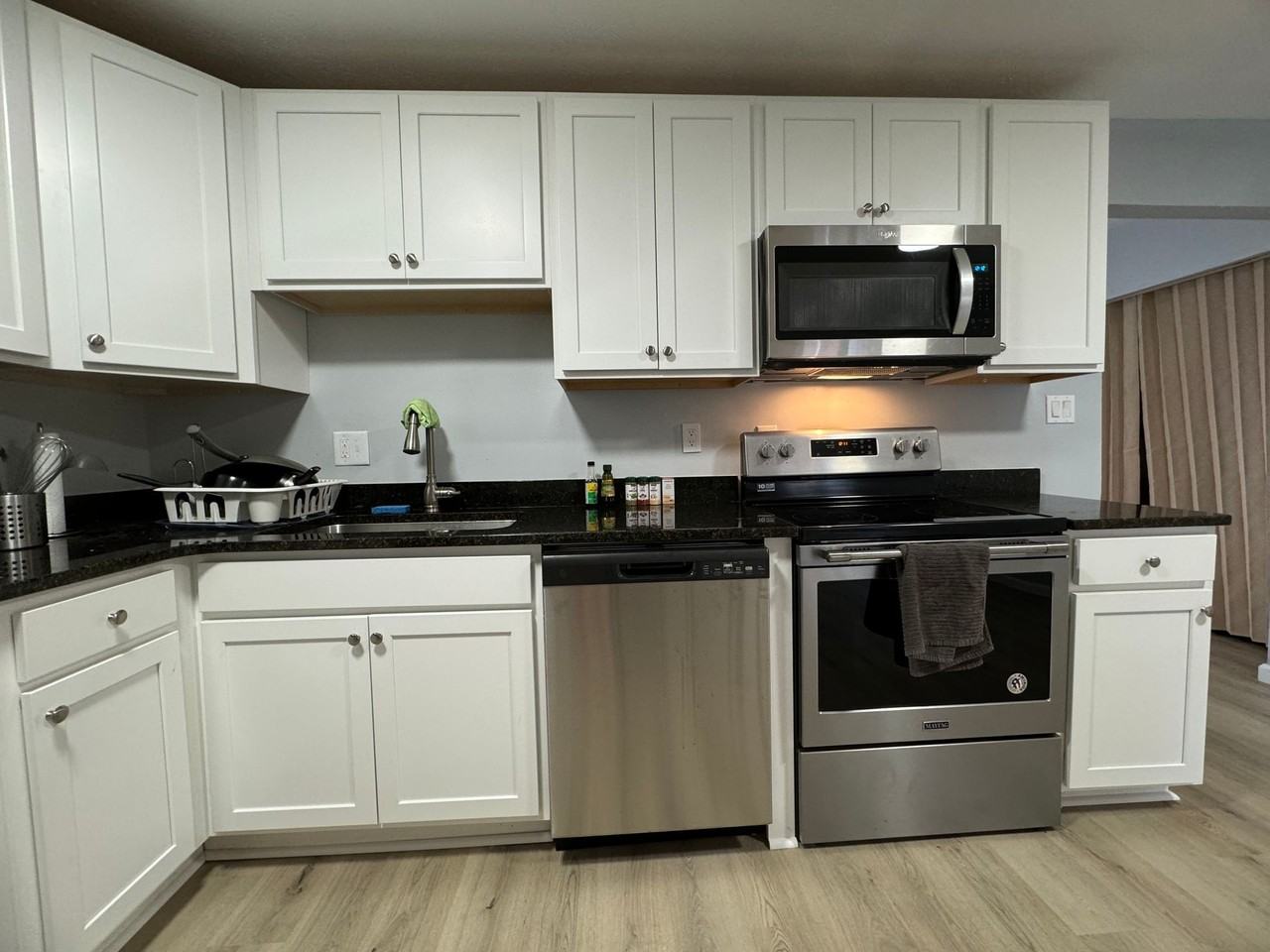 Individual Leases In Remodeled Clover Valley Townhome - Photo 5 of 22