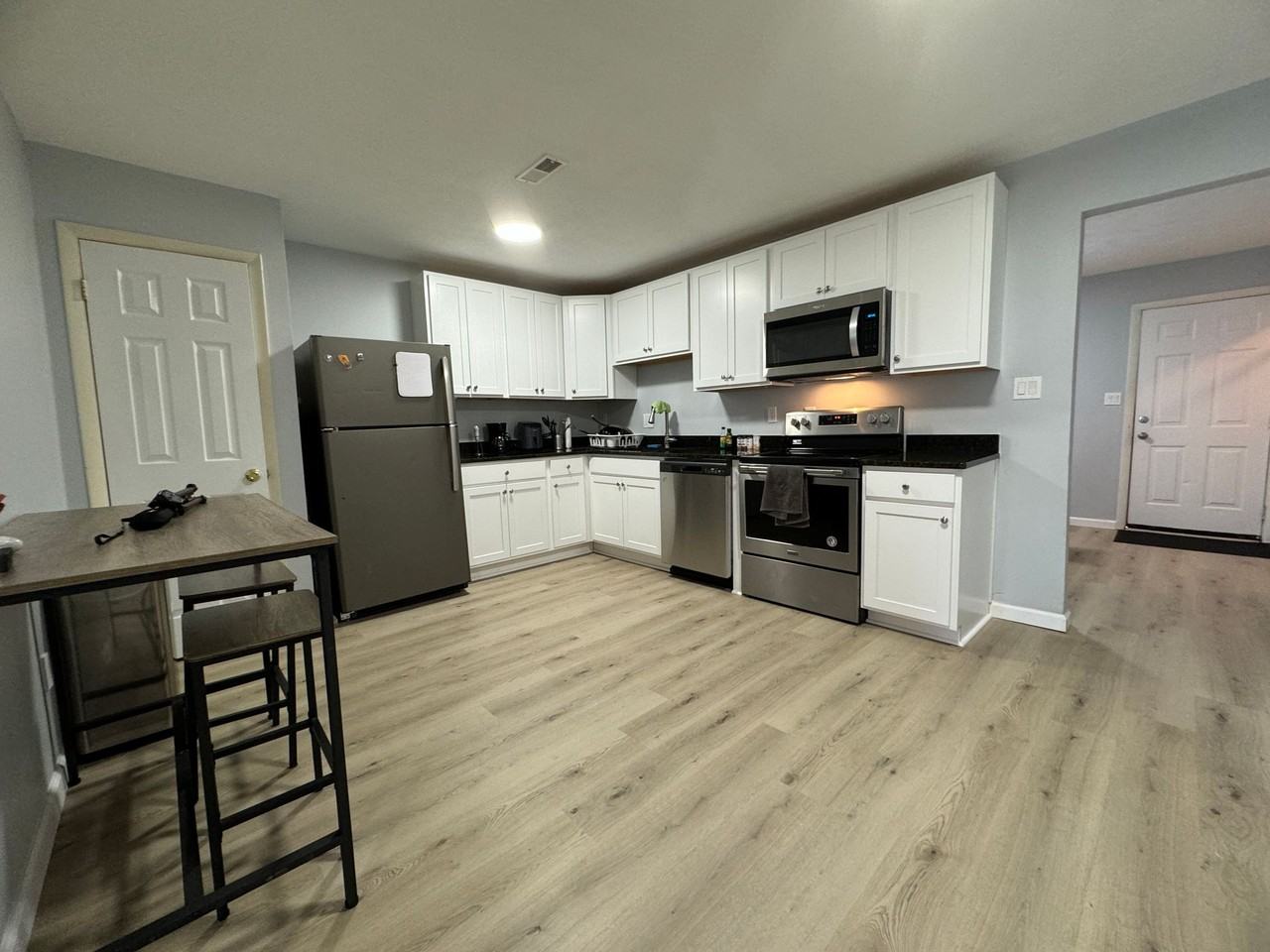 Individual Leases In Remodeled Clover Valley Townhome - Photo 6 of 22