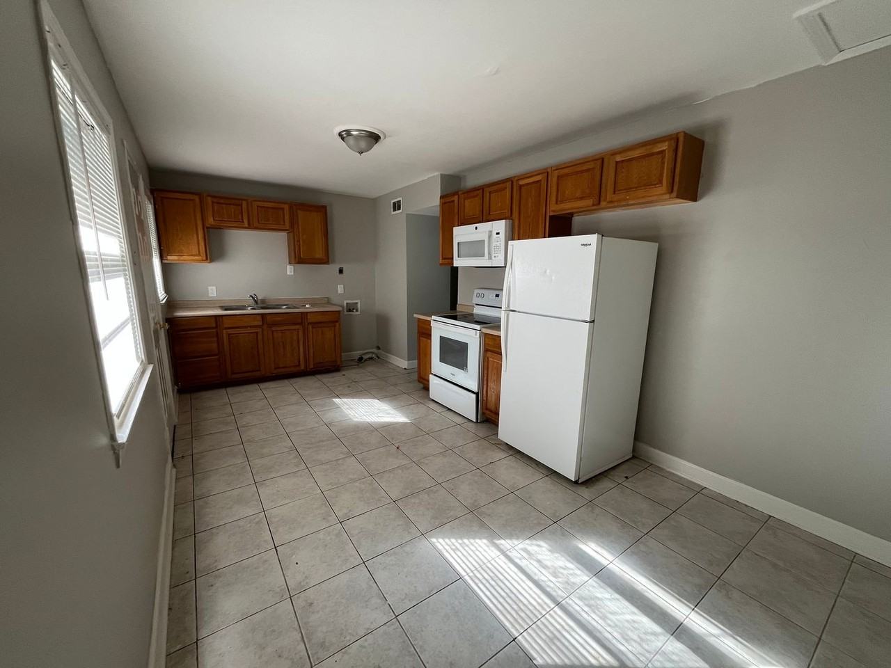 3726 Penway Ave - Photo 5 of 19