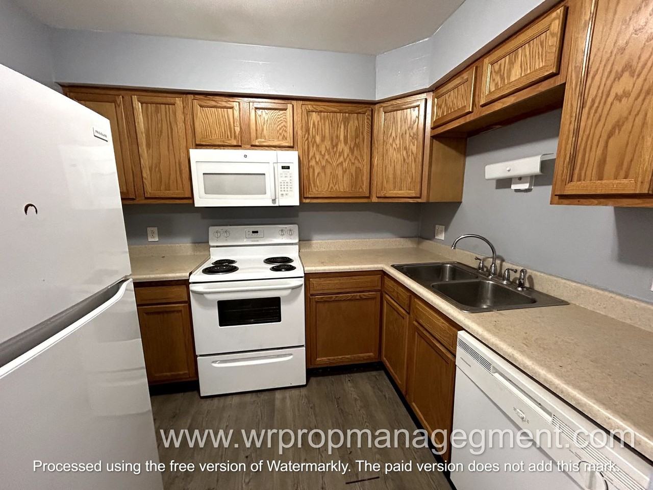 1442 Brooke Park Dr - Photo 2 of 8