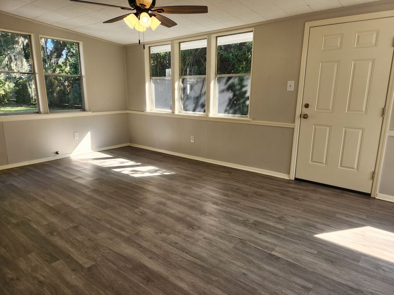 19 Hughes Ave - Photo 5 of 17