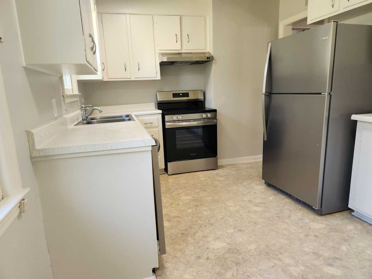 19 Hughes Ave - Photo 7 of 17