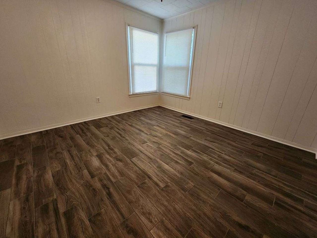 8612 Westwood Ave - Photo 3 of 11