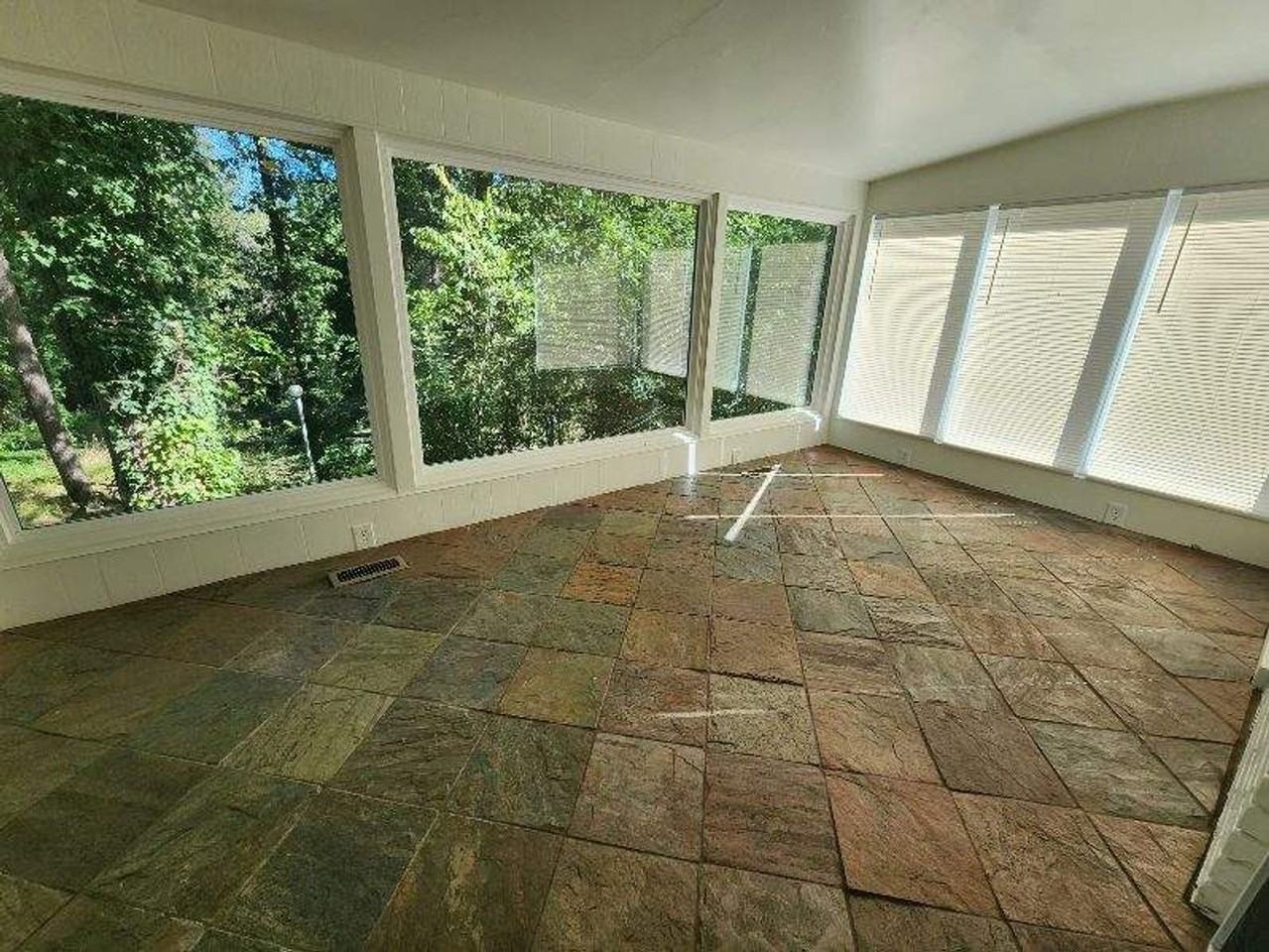 8612 Westwood Ave - Photo 7 of 11