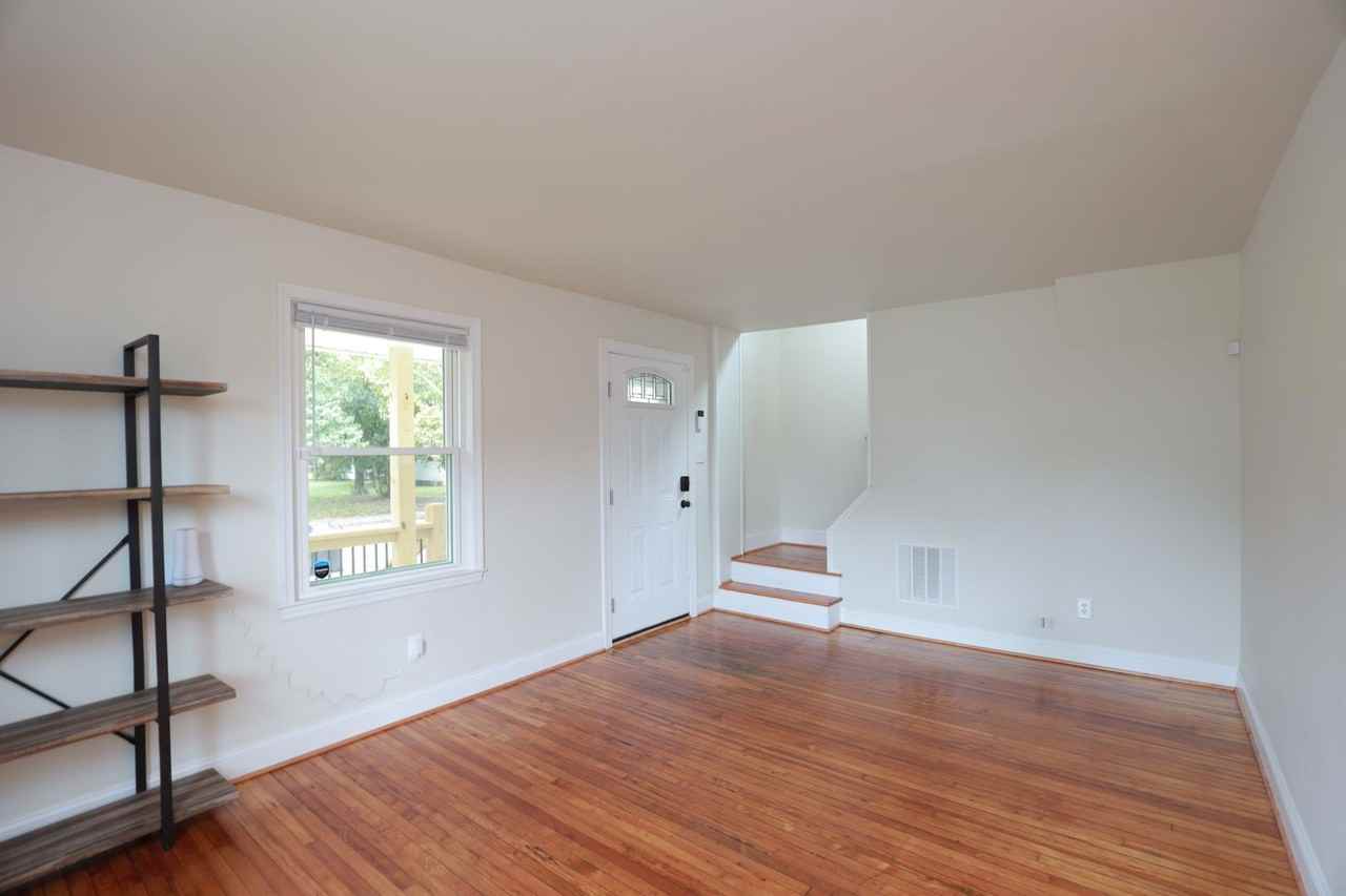 1000 Haskell St - Photo 3 of 20