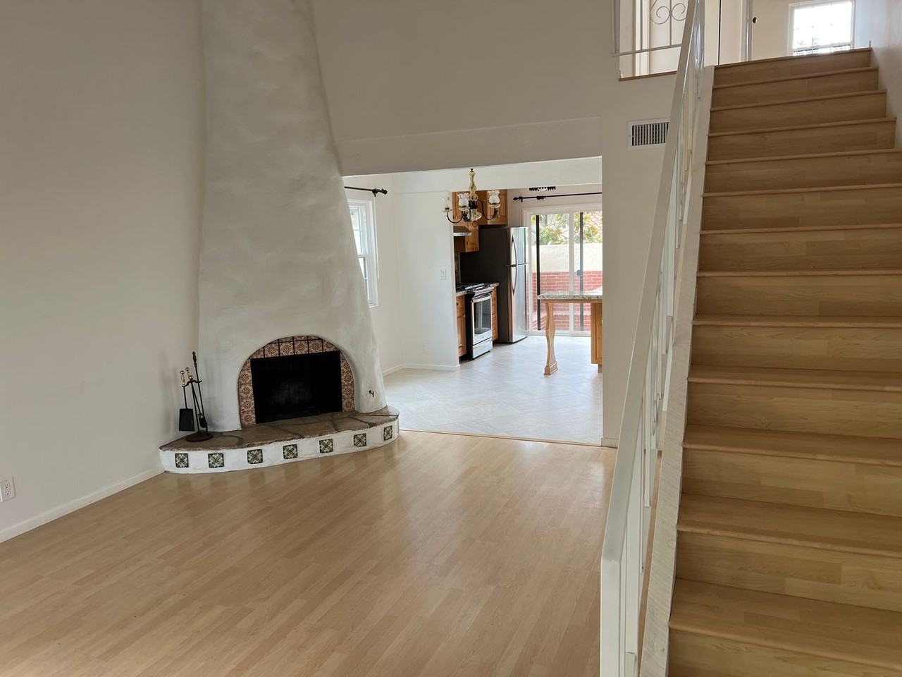 1938 N Jameson Ln #D - Photo 3 of 17