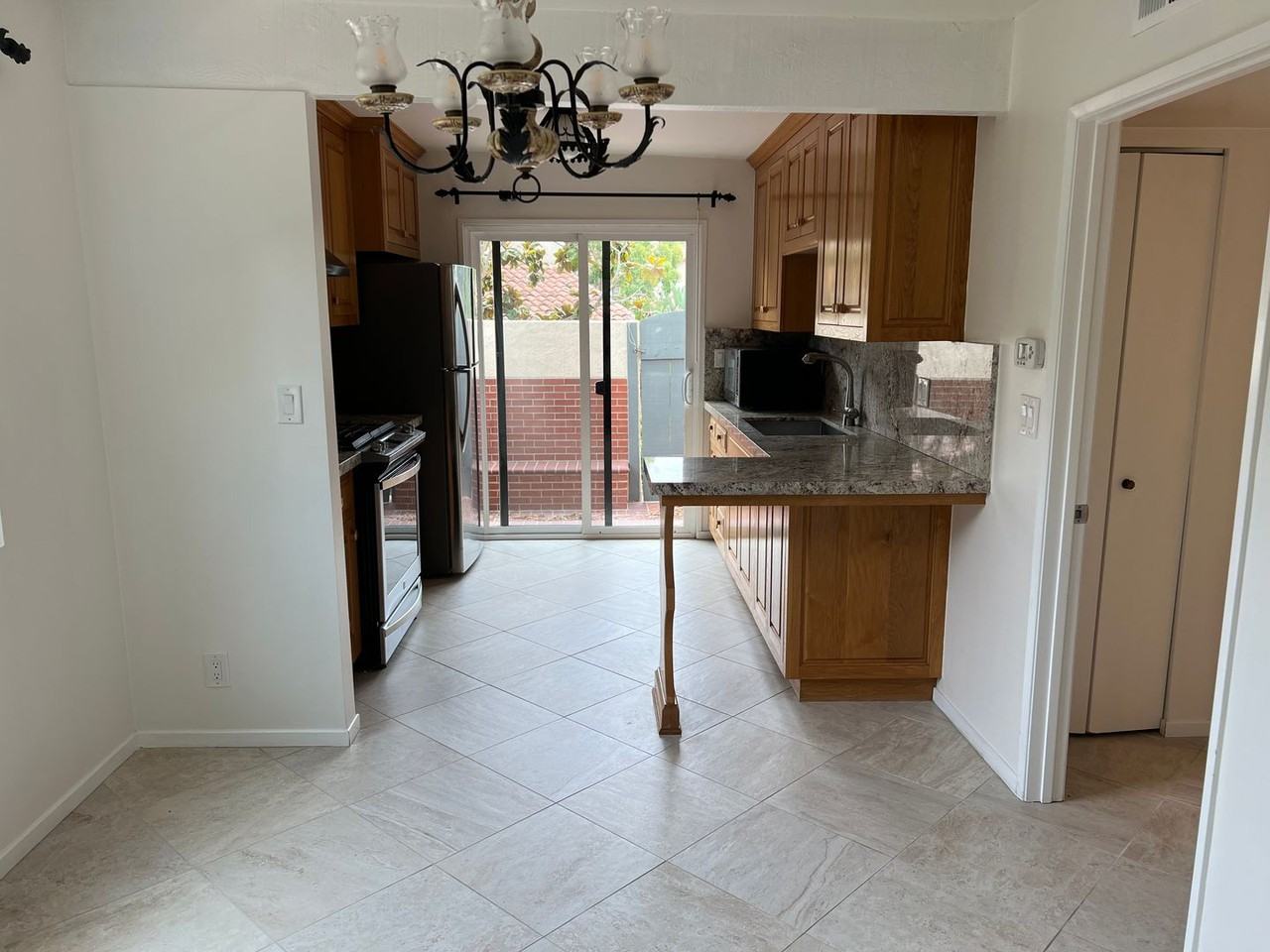 1938 N Jameson Ln #D - Photo 4 of 17