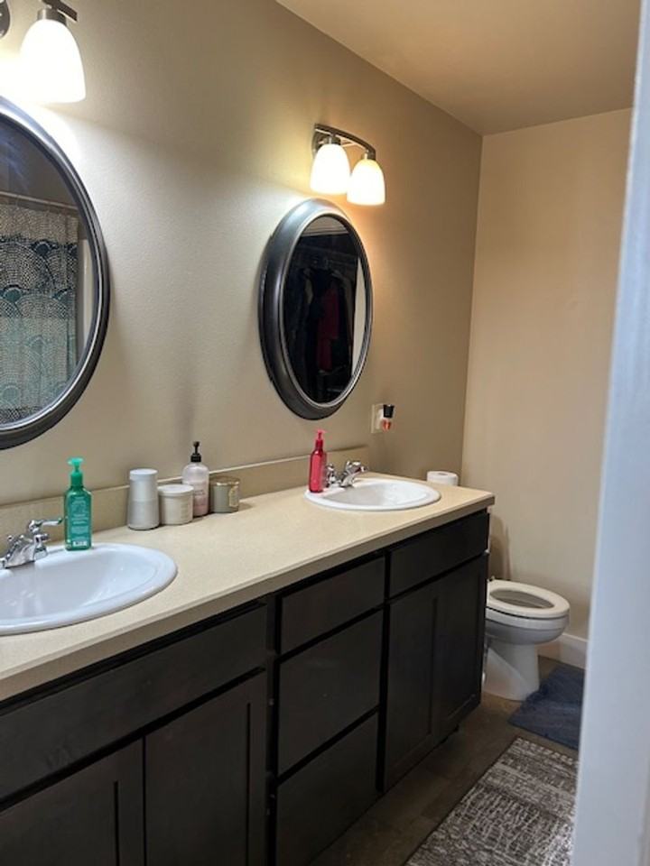 1431 Naples St - Photo 5 of 11