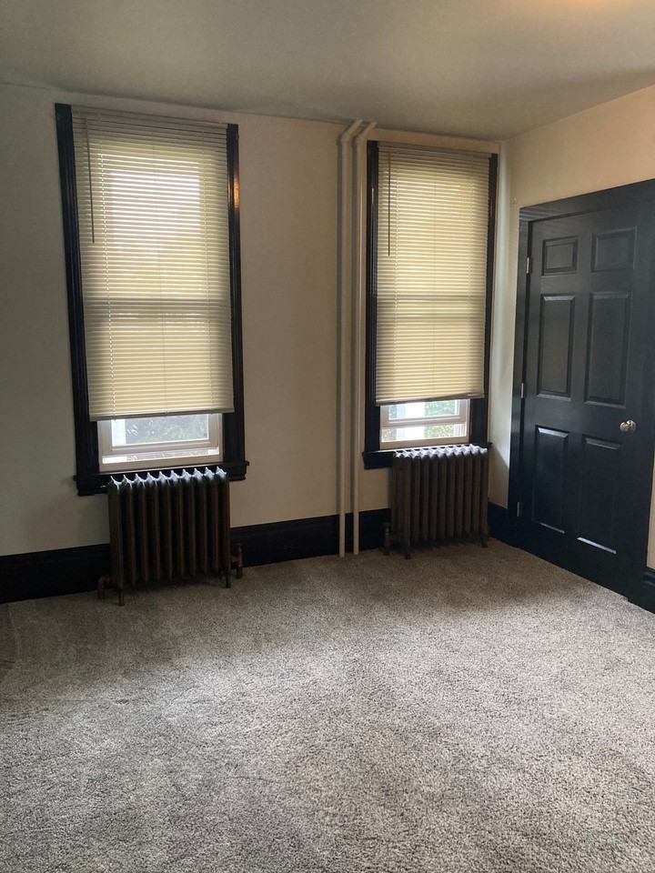 128 Hummel Avenue - Photo 3 of 33