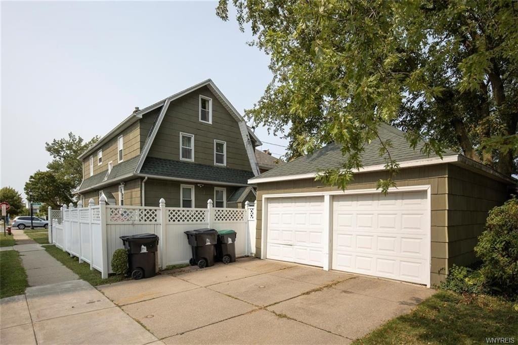 677 Colvin Blvd - Photo 3 of 16