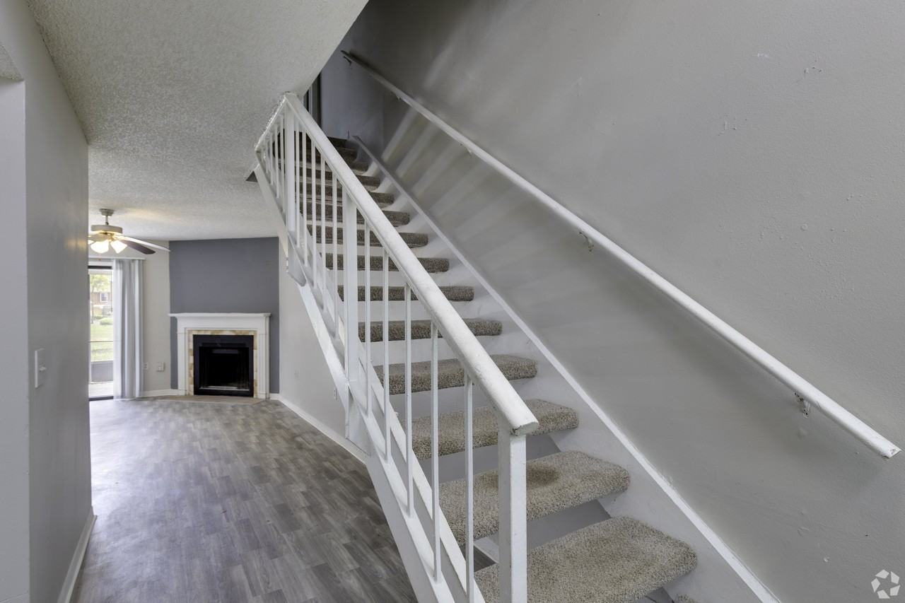 Village Townhomes - Photo 7 of 25