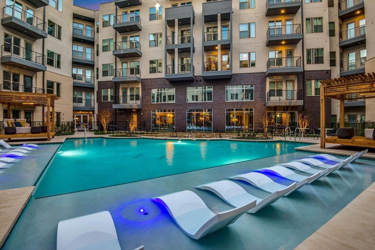 Luxia Gallery House - Photo 2 of 42