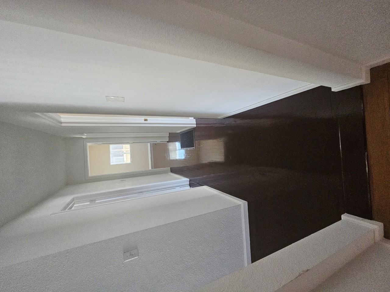 139 Marks Blvd - Photo 3 of 6