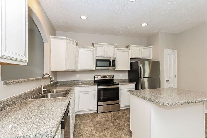 105 Copper Leaf Rd - Photo 3 of 18