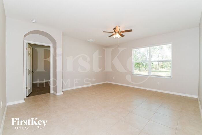 2705 Sw 4th Ln - Photo 2 of 15