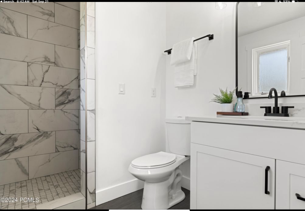 216 E Smith Ln #NA - Photo 2 of 10