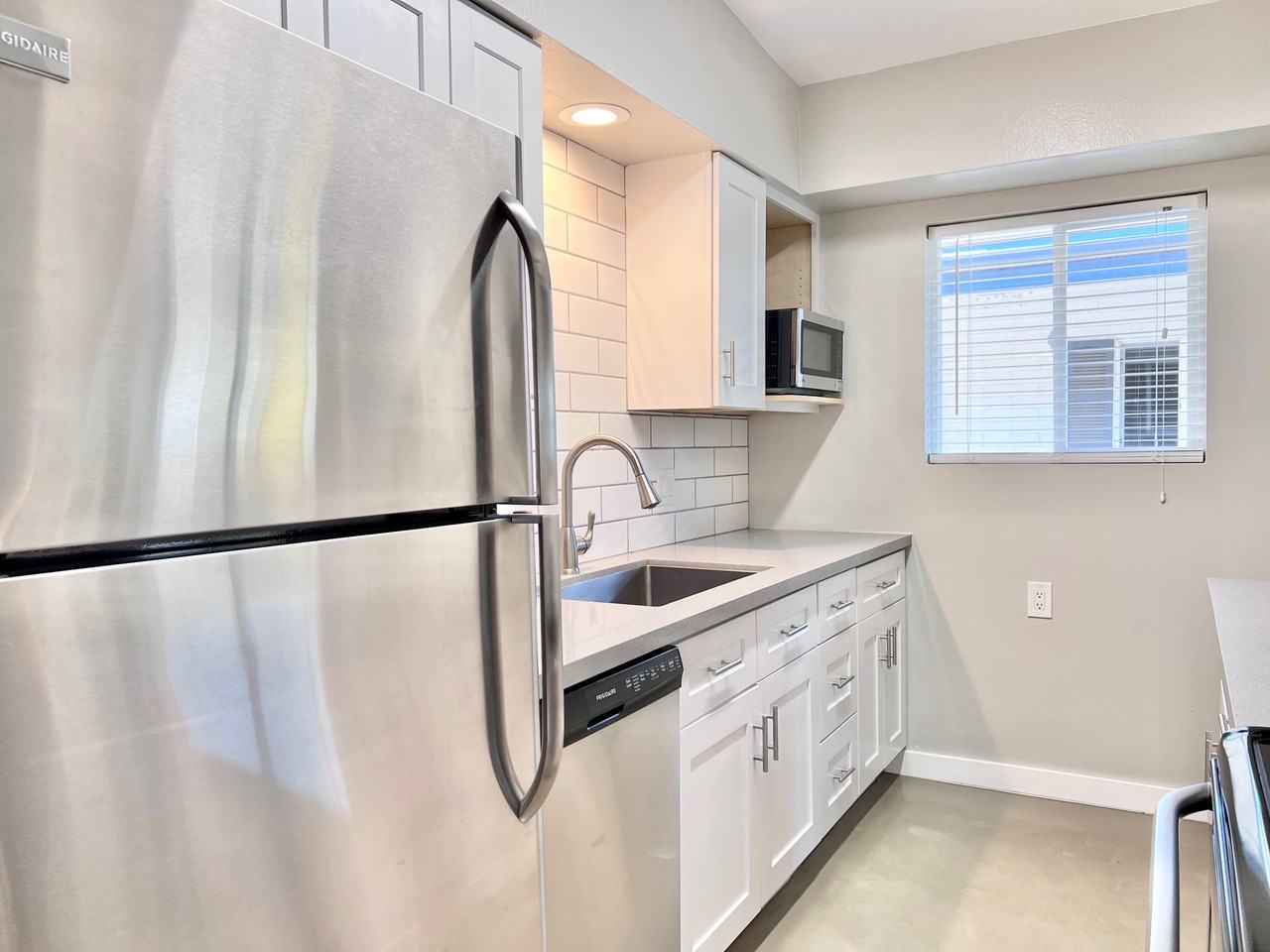 4232 N 32nd St #22 - Photo 7 of 32