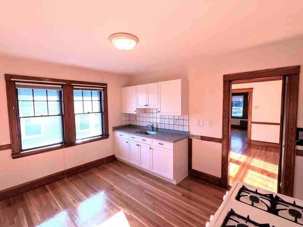 26 Guernsey St #2 - Photo 2 of 21