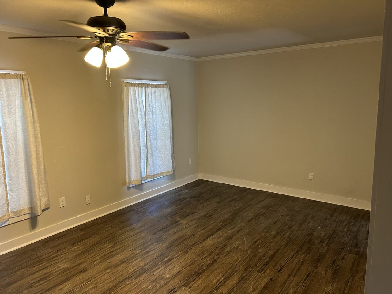 922 W 4th St #NA - Photo 2 of 18