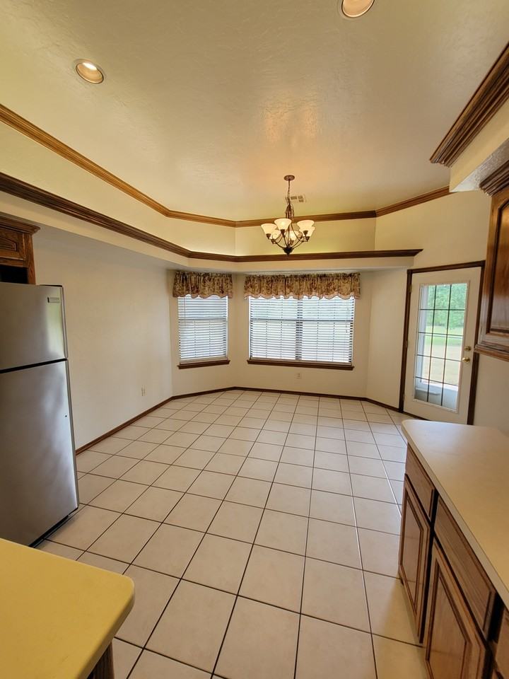 8415 Valley Creek Dr #NA - Photo 4 of 8