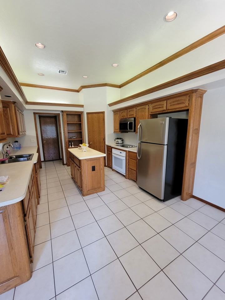 8415 Valley Creek Dr #NA - Photo 5 of 8