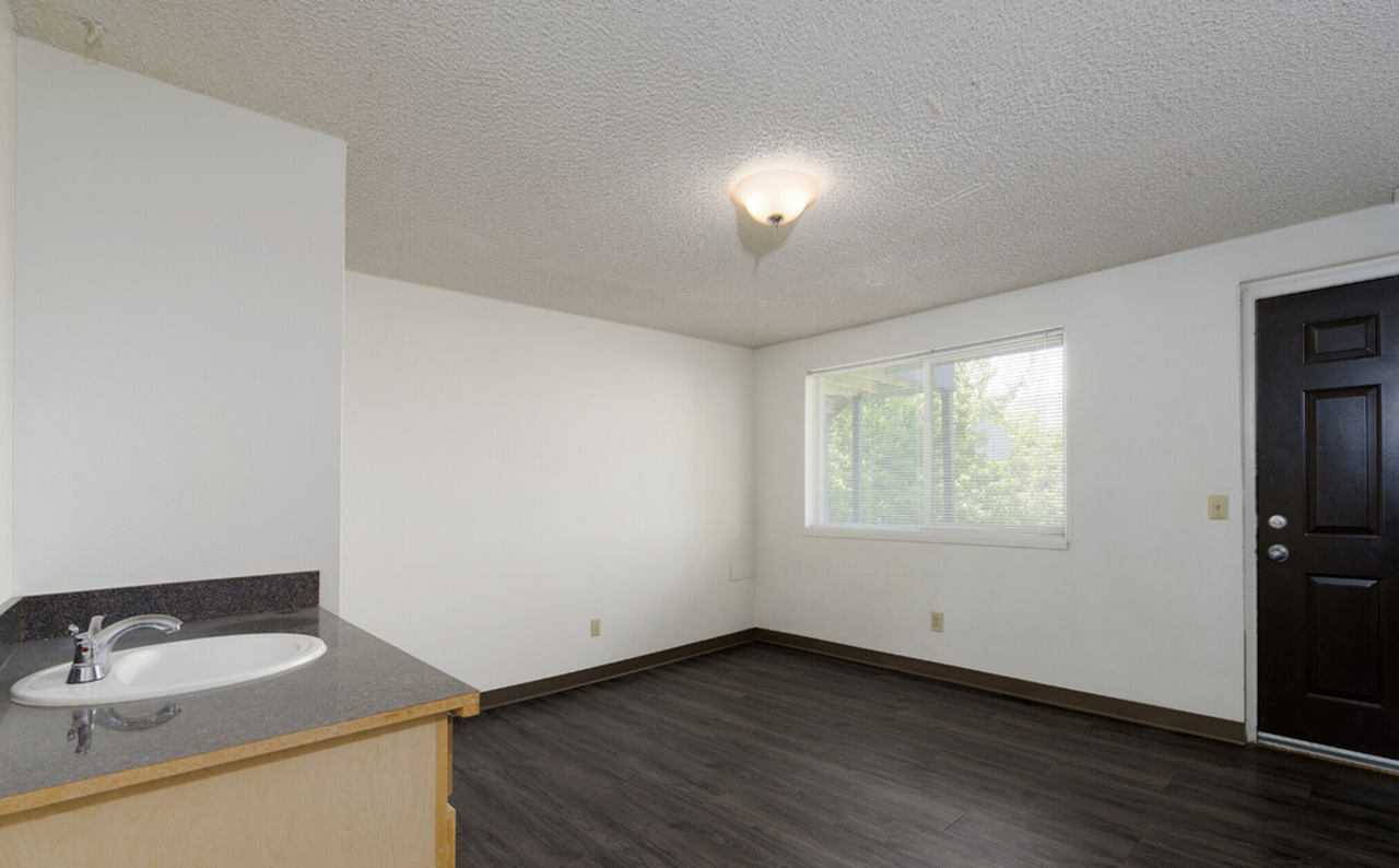 College Crest - Photo 2 of 20