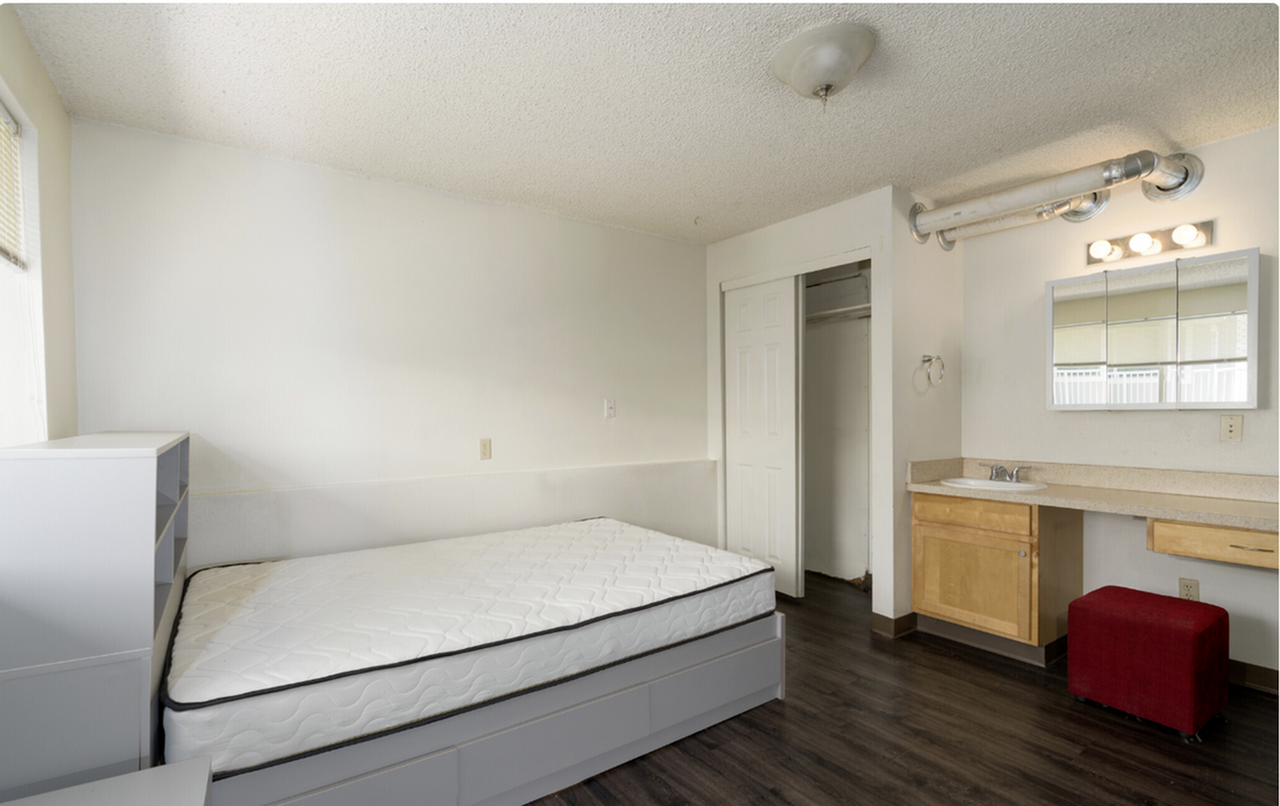 College Crest - Photo 4 of 20