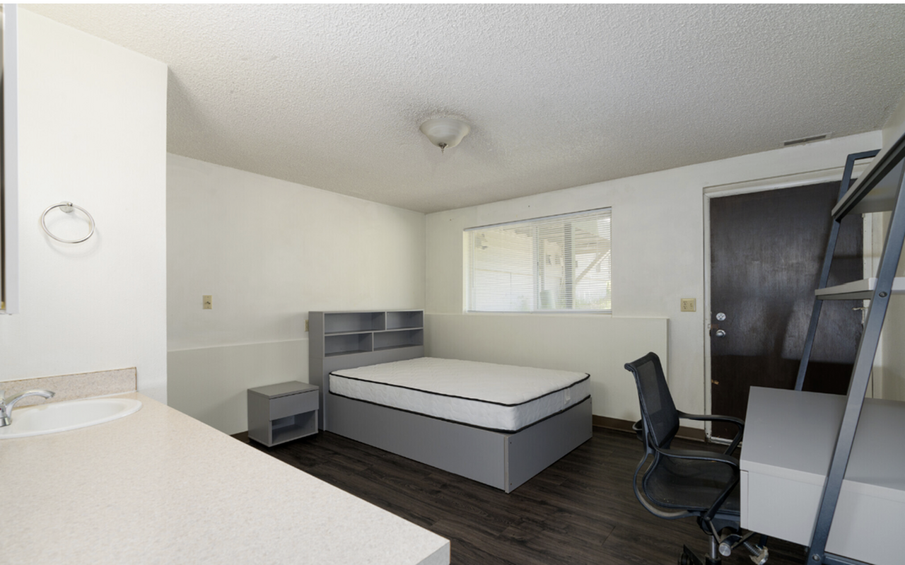 College Crest - Photo 5 of 20