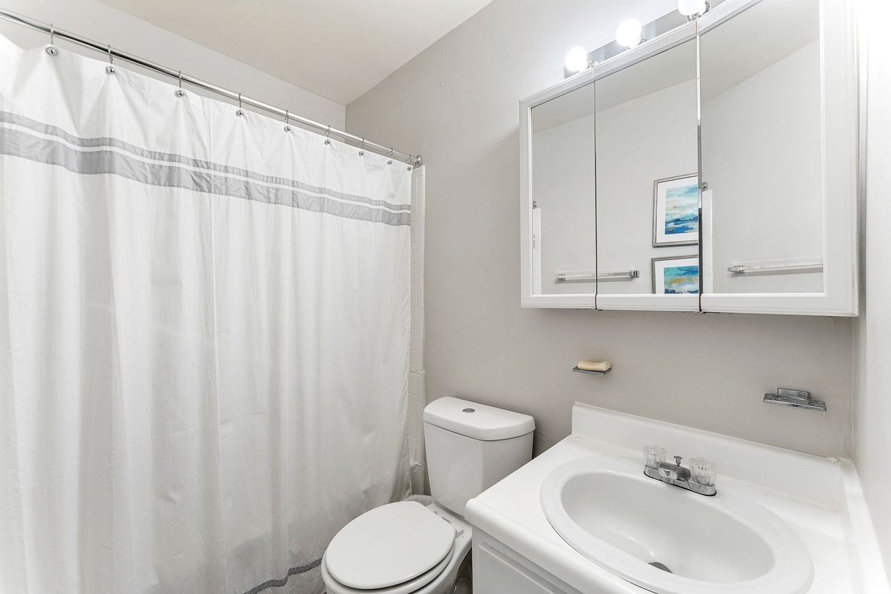 $500 OFF ON YOUR 1ST MONTH RENT! FULLY RENOVATED WITH STAINLESS STEEL APPLIANCES! - Photo 4 of 24