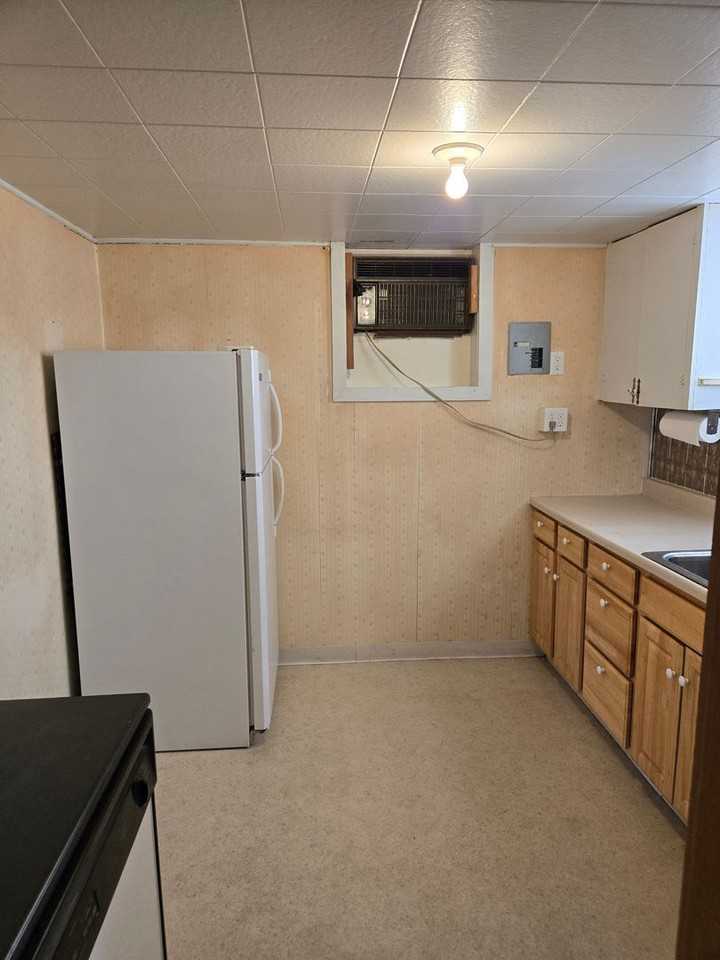 606 1/2 N Prairie Ave - Photo 3 of 8