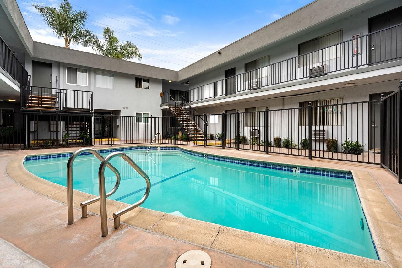 Downey Court Apartments - Photo 3 of 23