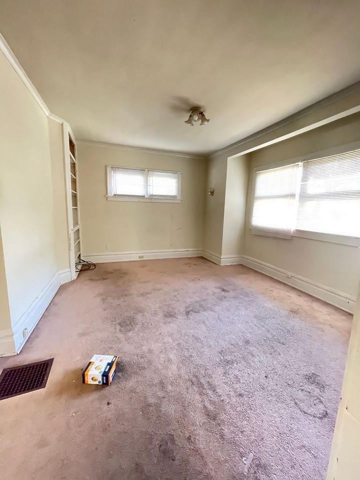 2132 Indianola Ave - Photo 7 of 50