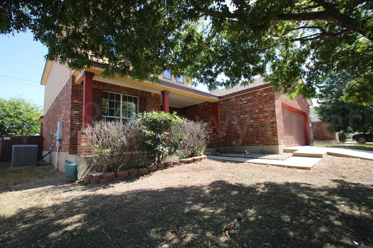 4108 Snowy River Dr - Photo 3 of 34