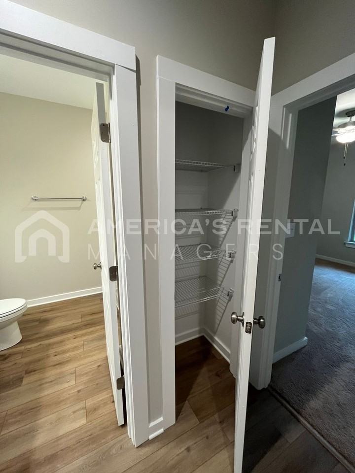 826 Temple St - Photo 6 of 30