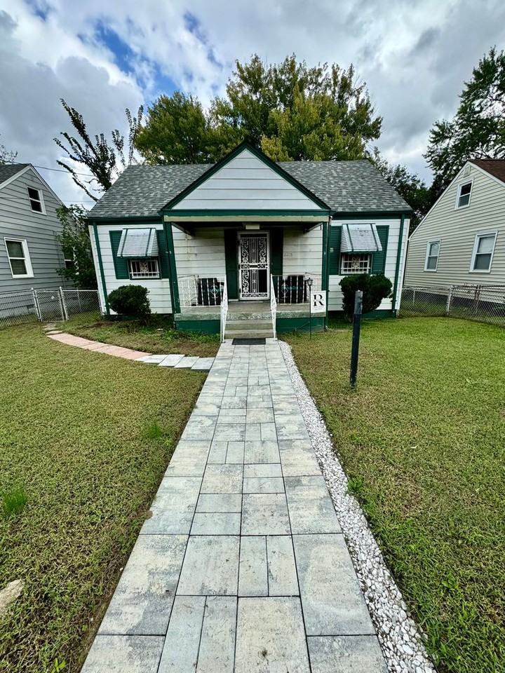 1615 N 30th St - Photo 2 of 22