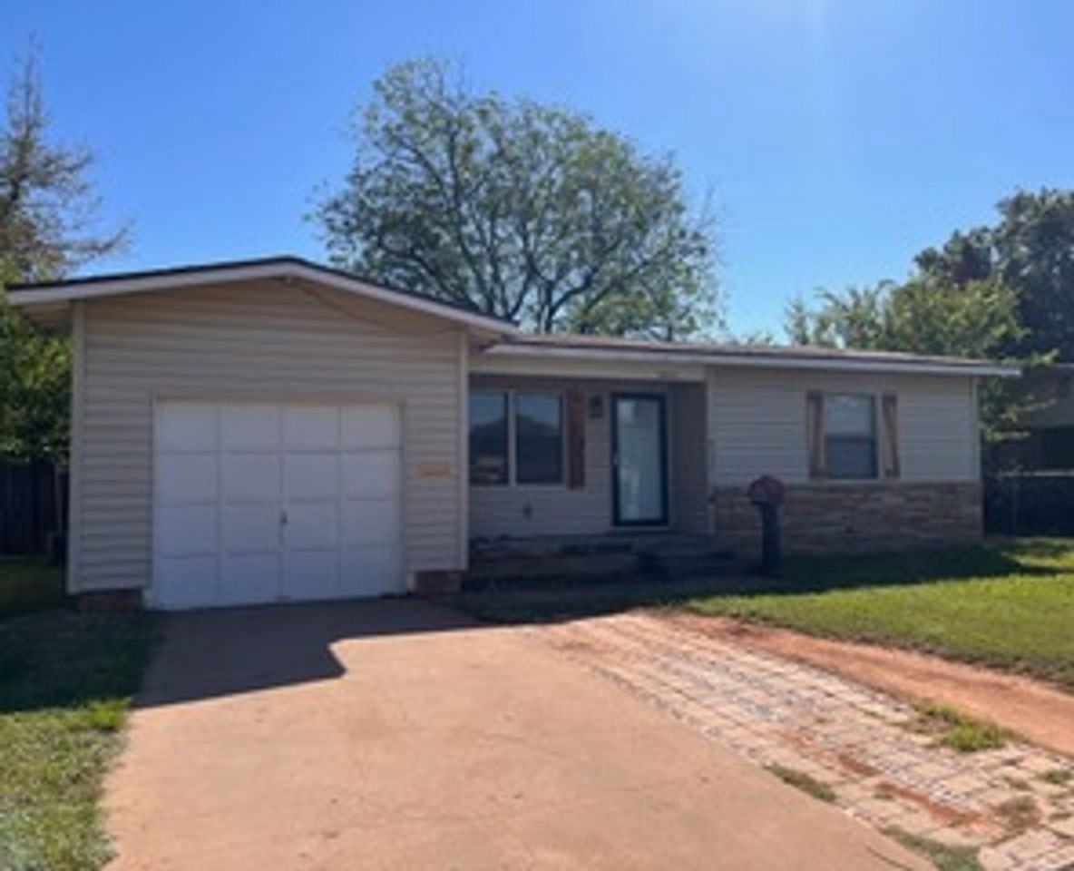 1265 S Pioneer Dr - Photo 3 of 28