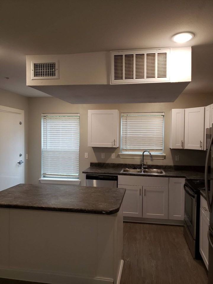 Lindenwoods Townhomes 2 - Photo 2 of 26