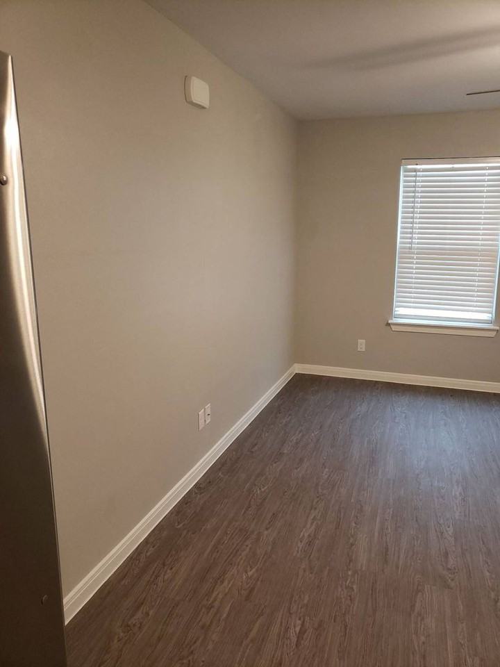 Lindenwoods Townhomes 2 - Photo 3 of 26