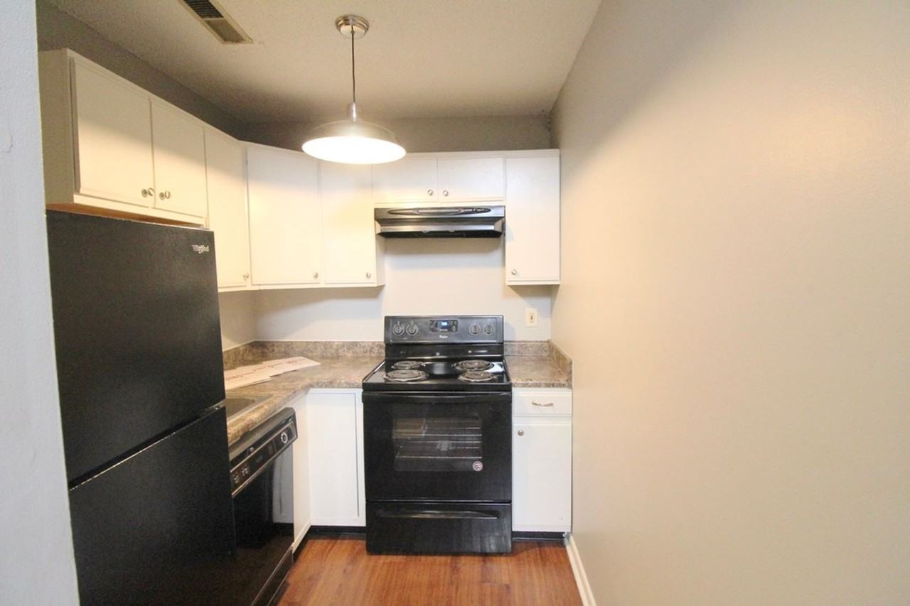 1350 Bradley Dr - Photo 3 of 26